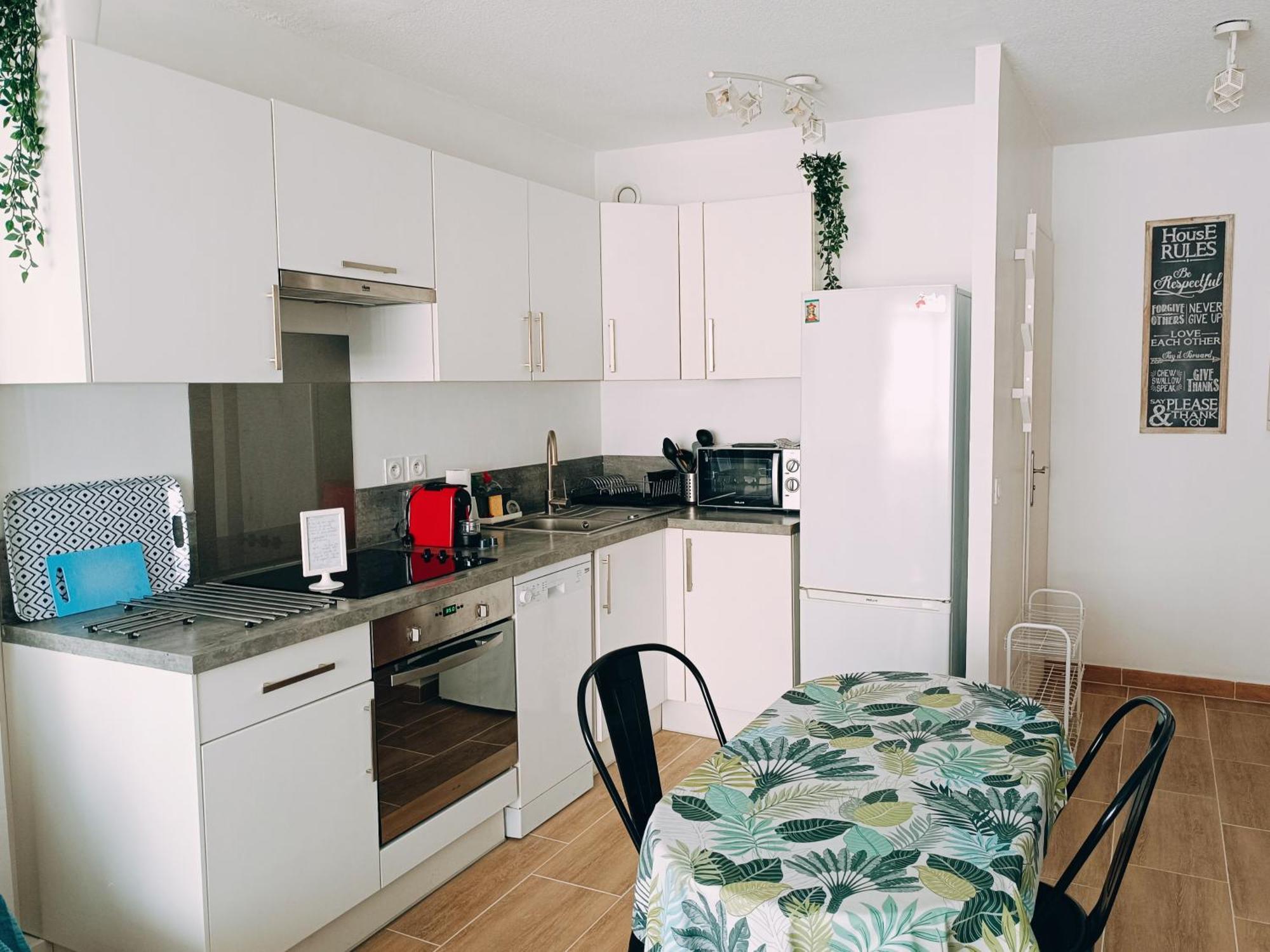 2 Pieces Climatise Avec Balcon Dans Le Vieil Antibes, Residence Avec Ascenseur ภายนอก รูปภาพ