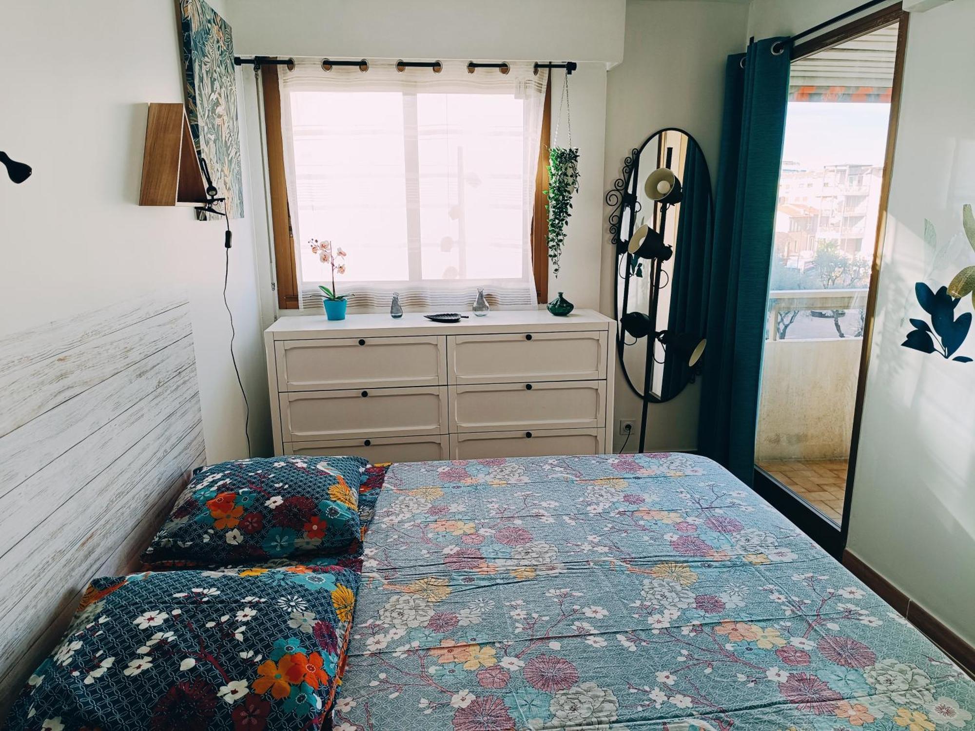 2 Pieces Climatise Avec Balcon Dans Le Vieil Antibes, Residence Avec Ascenseur ภายนอก รูปภาพ